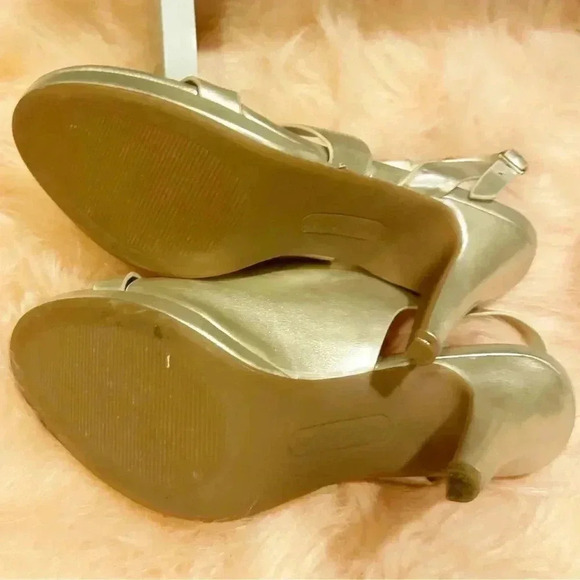 The Limited Terra Asymmetrical Sling - Picture 5 of 5